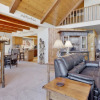 Отель 2098-cove Lakefront Chalet 4 Bedroom Home by RedAwning, фото 2