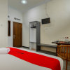 Отель RedDoorz Plus near Balai Kota Batu 2, фото 2