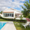 Отель Fig Tree Family House w 4 Bedrooms, Garden & Pool, фото 20