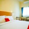 Отель RedDoorz Plus near Malang Airport, фото 2
