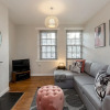Отель Unique & Stylish Grassmarket Apt - Close to Castle, фото 6
