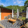Отель The Rustic Cottage by Avantstay Hot Tub, Fire Pit, Pool Table 5mins to Town, фото 17