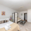 Отель Bright and Homey 1 Bedroom in Gardens, фото 3