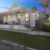Отель Historic 1918 Tampa Home With Modern Comforts & Charm 2 Bedroom Home by RedAwning, фото 1