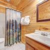 Отель Truly Blessed, 3 Bedrooms, Hot Tub, Sleeps 10, фото 14