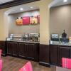 Отель Comfort Suites At Rivergate Mall, фото 27