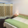 Отель Yangzhou Young Traveller Hostel Jinghua City Living Mall, фото 4