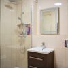 Отель 1 Bedroom Apartment on Cathal Brugha St Sleeps 2, фото 8