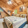 Отель Horsin' Around 3 Bedroom Cabin by Redawning, фото 12