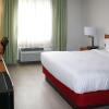 Отель Comfort Inn & Suites, фото 2