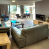 Отель Oceania Beachside Holiday Apartments, фото 17