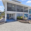 Отель Captain Moore House 1 Two Bedroom Home, фото 13