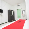 Отель RedDoorz near Bundaran Kecil Palangkaraya, фото 4
