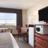 Отель Days Inn And Suites - Langley, фото 5