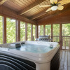 Отель Dudley IV by Avantstay Cosy Cabin w/ Hot Tub & Sweeping Views, фото 5