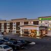 Отель Comfort Inn & Suites, фото 2