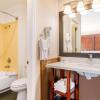 Отель Comfort Suites Red Bluff near I-5, фото 10