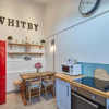 Отель No 3 Sandside in Whitby, фото 13