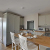 Отель Gorgeous Holiday Home Overlooking the Spacious County of Weald of Kent, фото 5