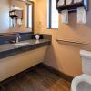 Отель Best Western Plus Emerald Inn & Suites, фото 11