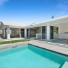 Отель Luxury Burleigh Oasis with Pool, фото 12