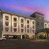 Отель Comfort Suites West Jacksonville в Джексонвиле