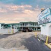 Отель Beach Carousel Motel в Вирджиния-Бич