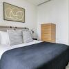 Отель Remarkable 2bed Apartment in London, фото 3