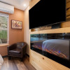 Отель Solitude Moose Room 102 - Estes Park 1 Bedroom Studio by RedAwning, фото 17