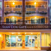 Отель Suan Dok Gate Guesthouse, фото 1
