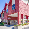 Отель Super 8 by Wyndham Mackinaw City/Beachfront Area, фото 11