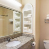 Отель Quality Inn & Suites, фото 9