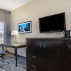 Отель La Quinta Inn & Suites by Wyndham Houston Energy Corridor, фото 19