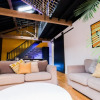 Отель The Eden Warehouse - Gold Apartment, sleeps 5, фото 8