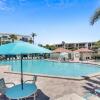 Отель Land's End 1-203 Pool View, фото 20