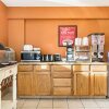 Отель Econo Lodge Hays I-70, фото 25