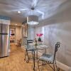 Отель Charming Apt W/patio: Walk to Downtown Albany, фото 8