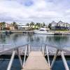 Отель The Blacklighters-Waterfront Retreat, фото 5