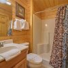 Отель Smoky Mountain Hideaway 7 Bedroom Home with Hot Tub, фото 20