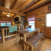 Отель Er81 - Family Making Memories 3 Bedroom Cabin by RedAwning, фото 10