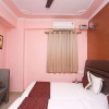 Отель OYO 9209 Hotel Garden Villa, фото 16