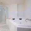 Отель ReadySet Apartments on King, фото 8