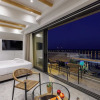 Отель Soho SeaFront Suites, фото 11
