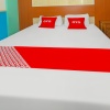 Отель OYO 92469 Hotel Sahabat, фото 13