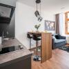 Отель Modern and Bright Duplex - Main Street, фото 6