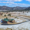 Отель Lily Mountain Lodge - Amazing Mountains Views, Private Hot Tub, Great Location, фото 14