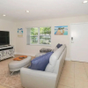 Отель Lovely Cottage - Close to Siesta, Shops & Dining, фото 6
