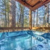Отель Bear Cave Haus  2 Bedroom Home with Hot Tub, фото 11