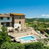 Отель Deluxe Mansion In Umbria With A Pool, фото 1