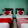 Отель OYO 499 Comfort Hotel Sentul, фото 10